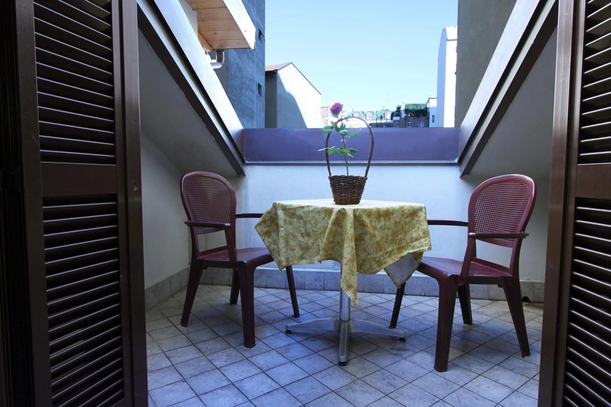 Lux Hotel Durante Milán Exterior foto